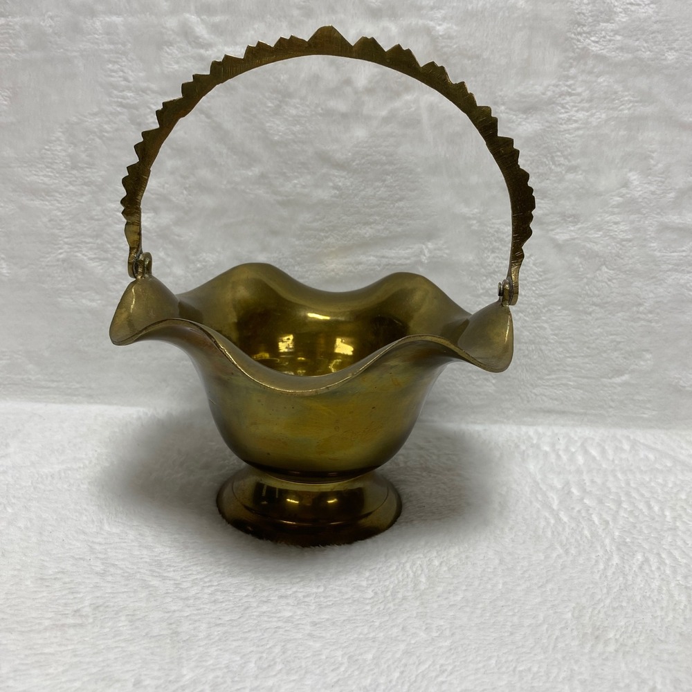 VTG Brass Basket Bowl‎ with Handle Decorative Gold Metal Centerpiece